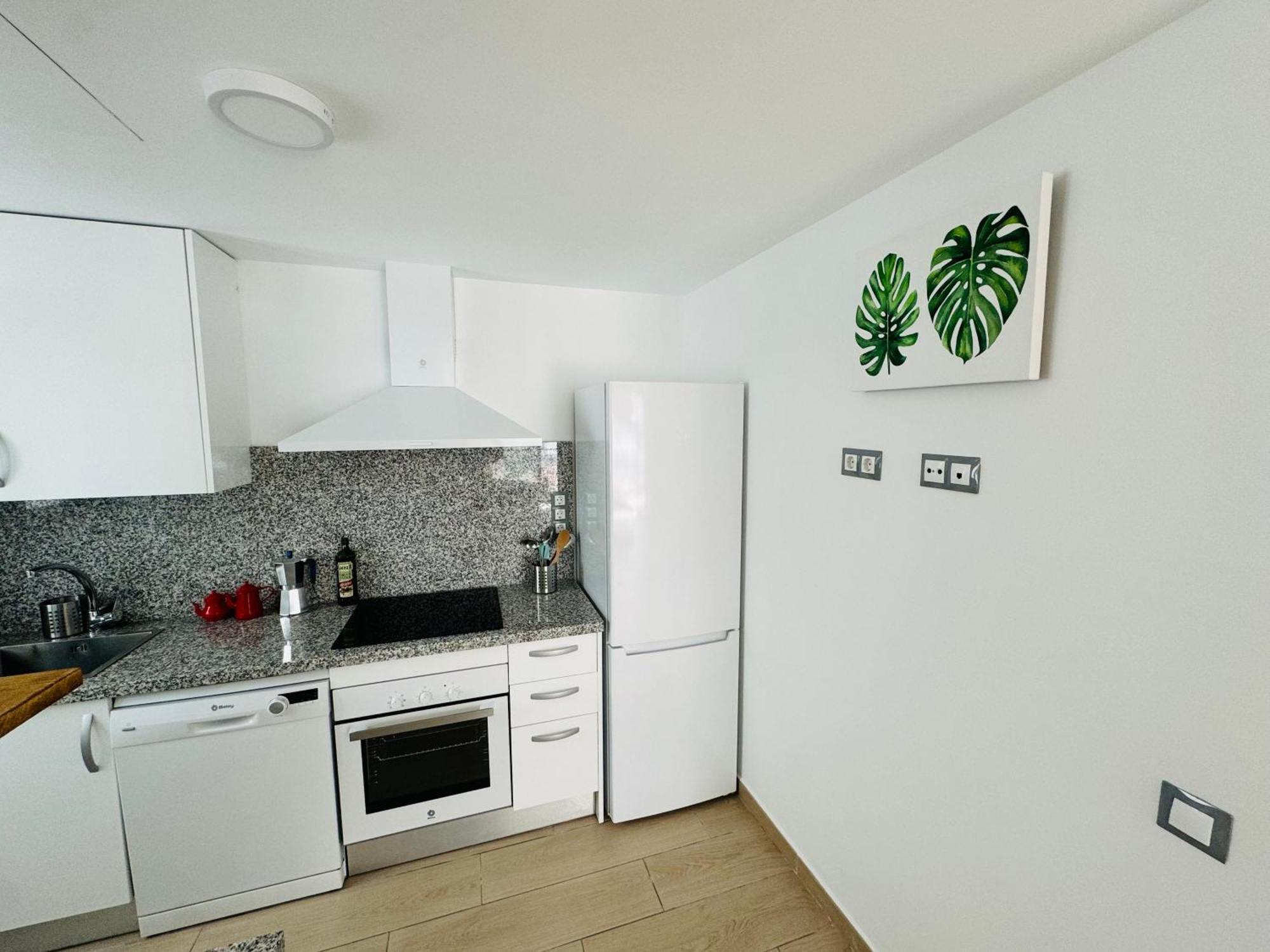 Parking Privado! Sol Y Mar Tu Hogar En La Costa Apartment Estepona Exterior photo